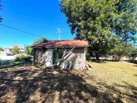 525 Washburn Street Taylor TX 76574