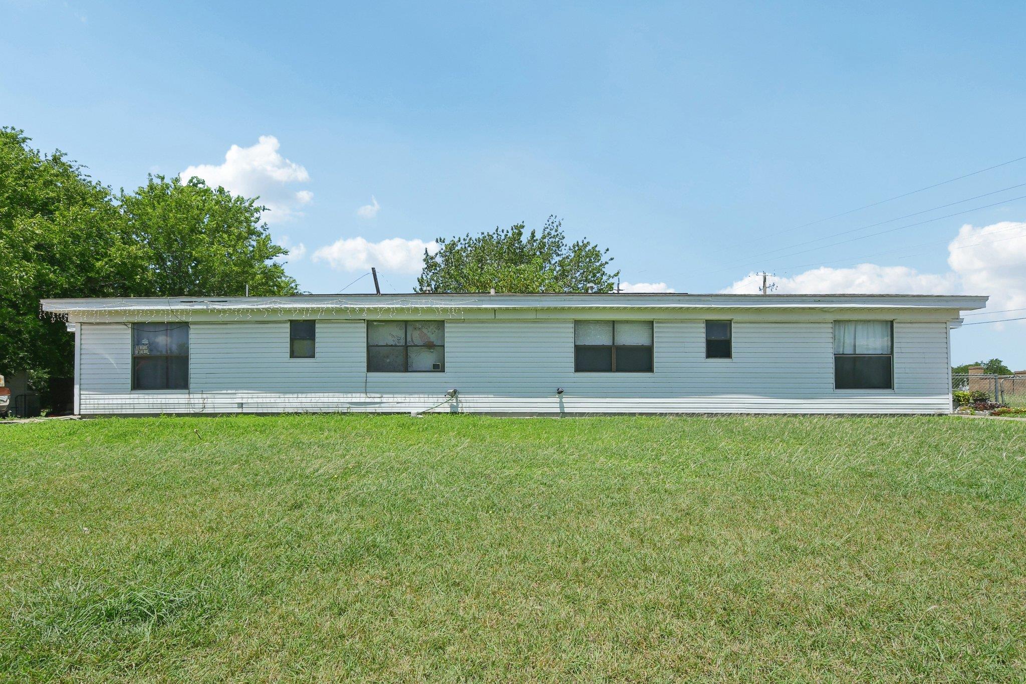 525 Lenora Drive Taylor TX 76574