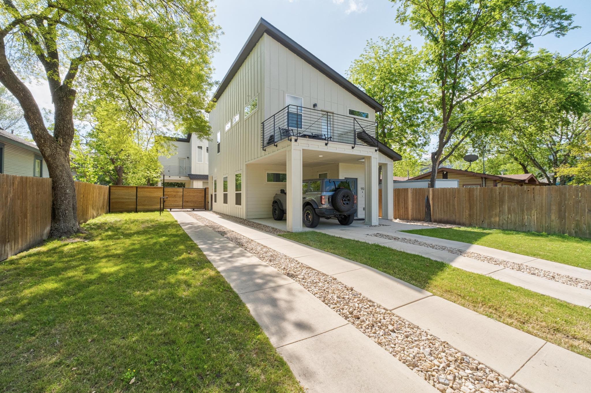 913 Valdez Street Austin TX 78741