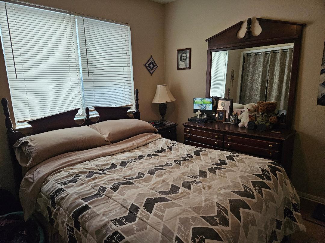 817 Lexington Road Elgin TX 78621
