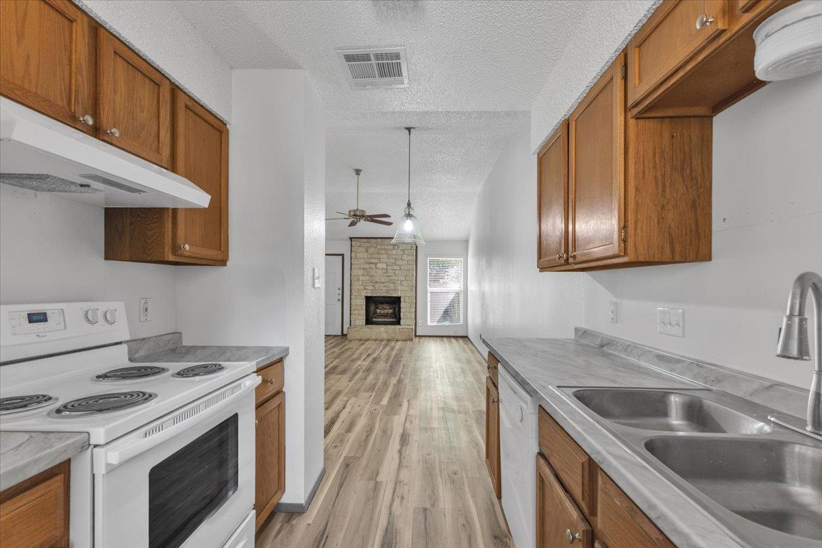 8713 Pineridge Drive Austin TX 78729
