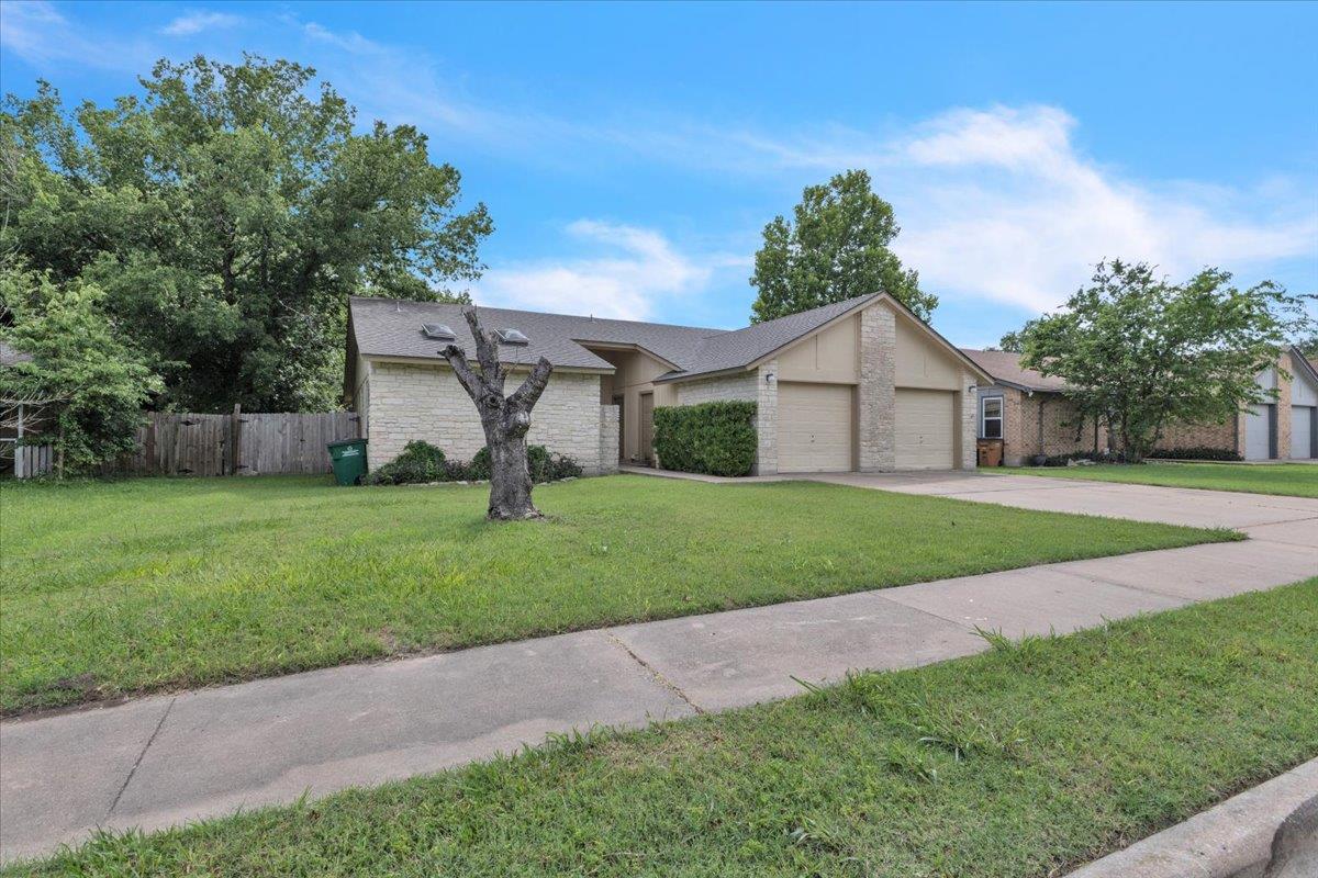 8713 Pineridge Drive Austin TX 78729