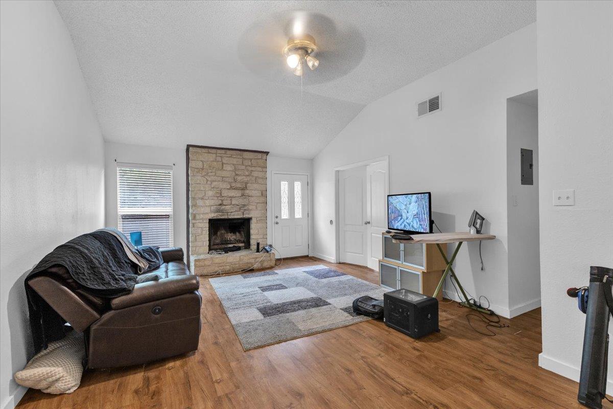8713 Pineridge Drive Austin TX 78729