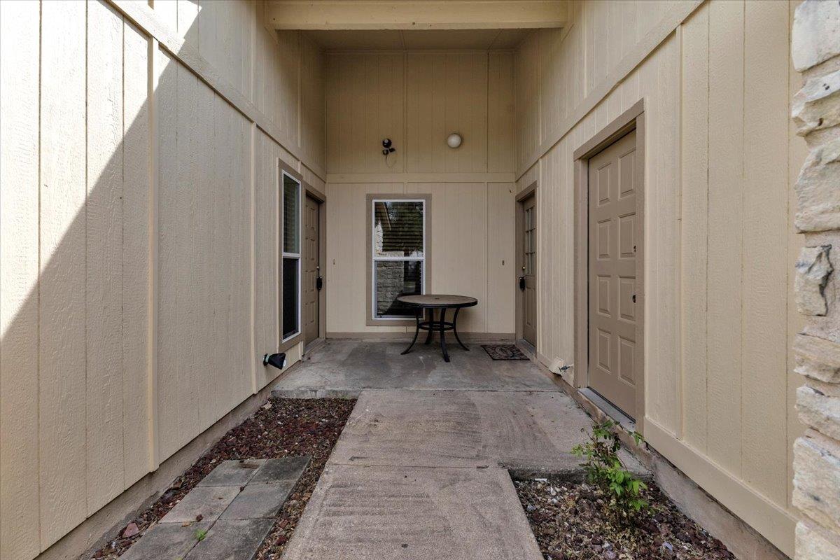 8713 Pineridge Drive Austin TX 78729