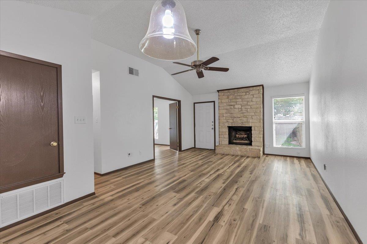 8713 Pineridge Drive Austin TX 78729