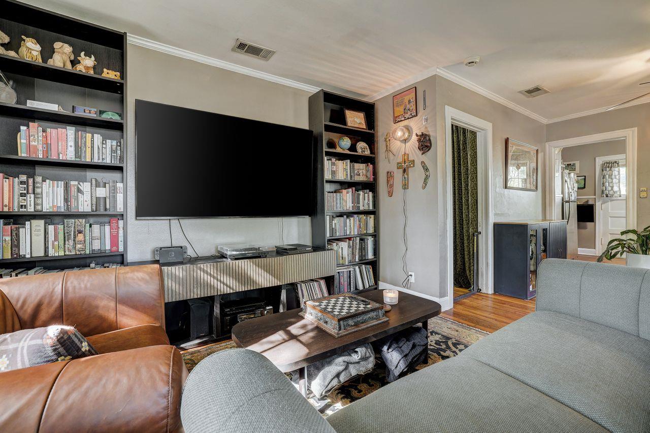 809 E 44th Street Austin TX 78751