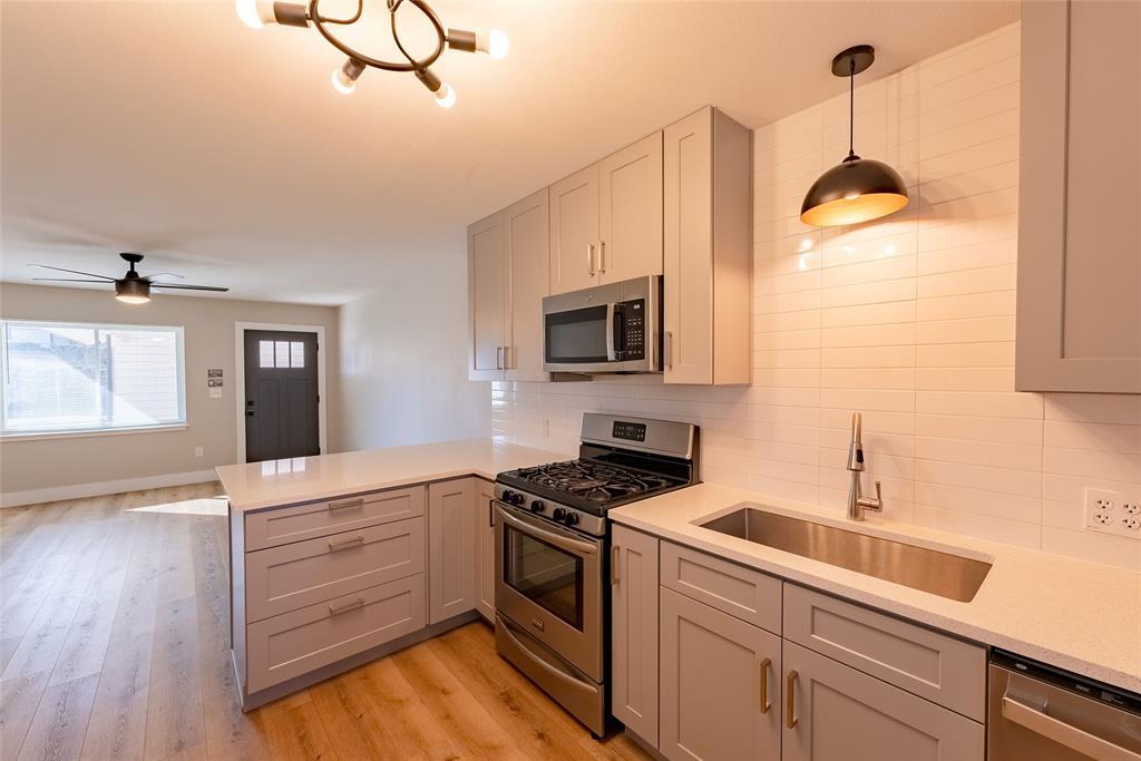 4306 Shallowbrook Trail Austin TX 78744