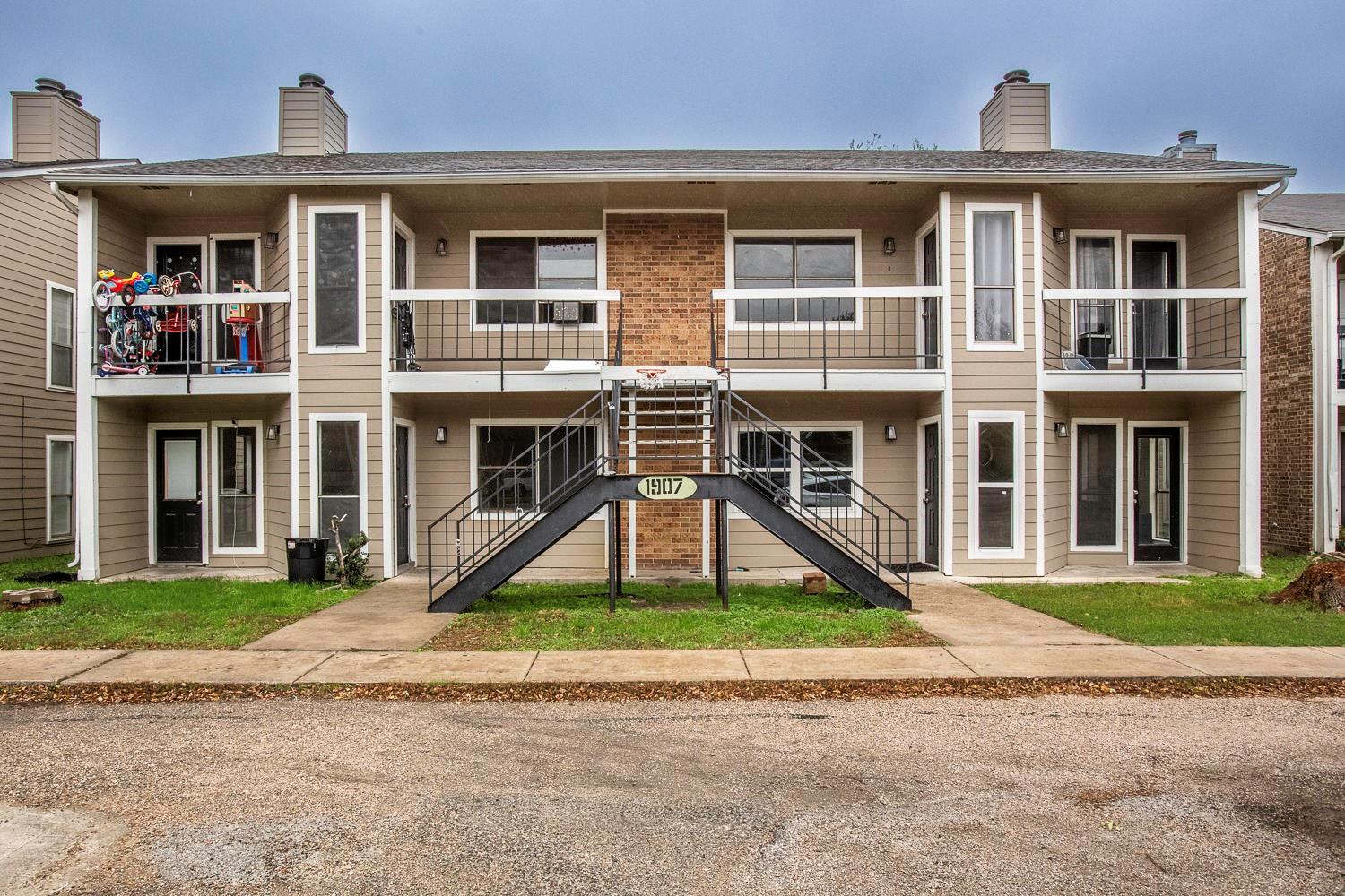 1907 W Loop Austin TX 78758