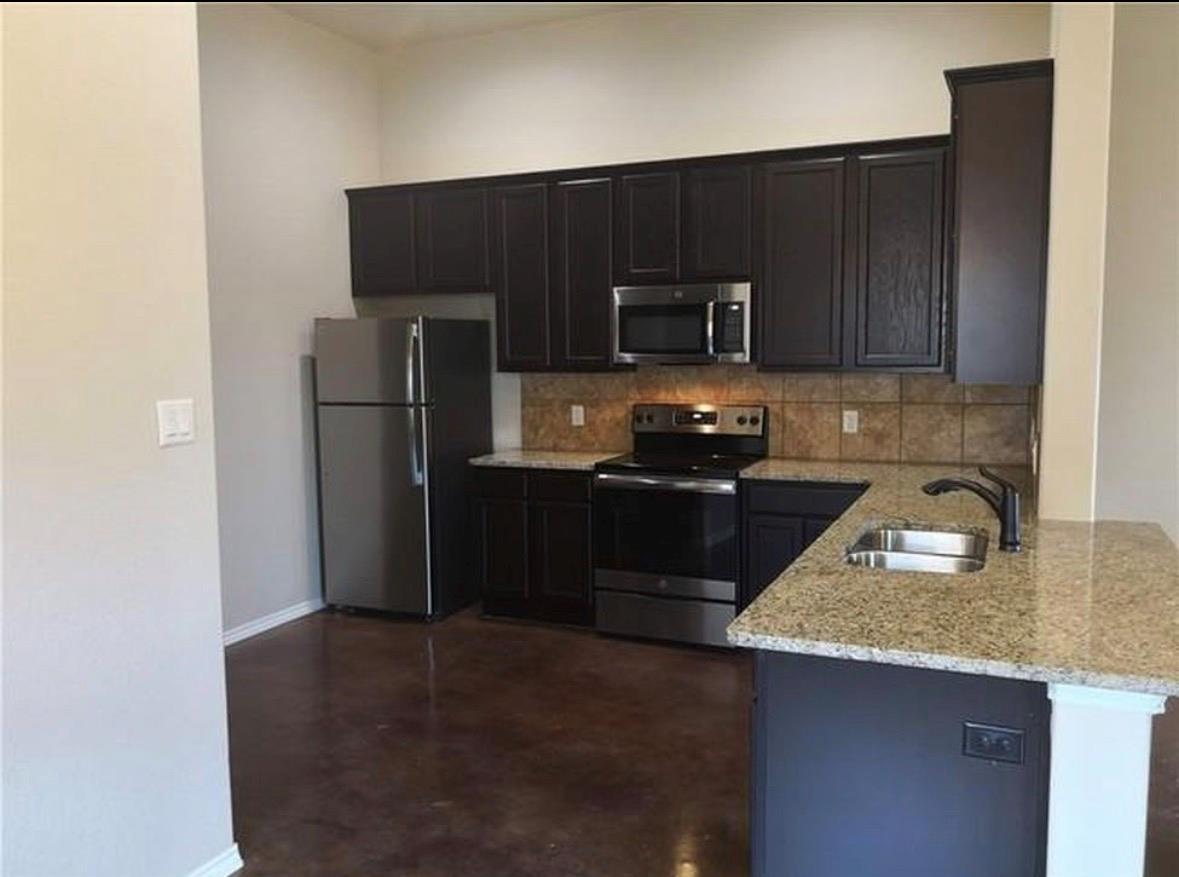 258 Joanne Loop Buda TX 78610