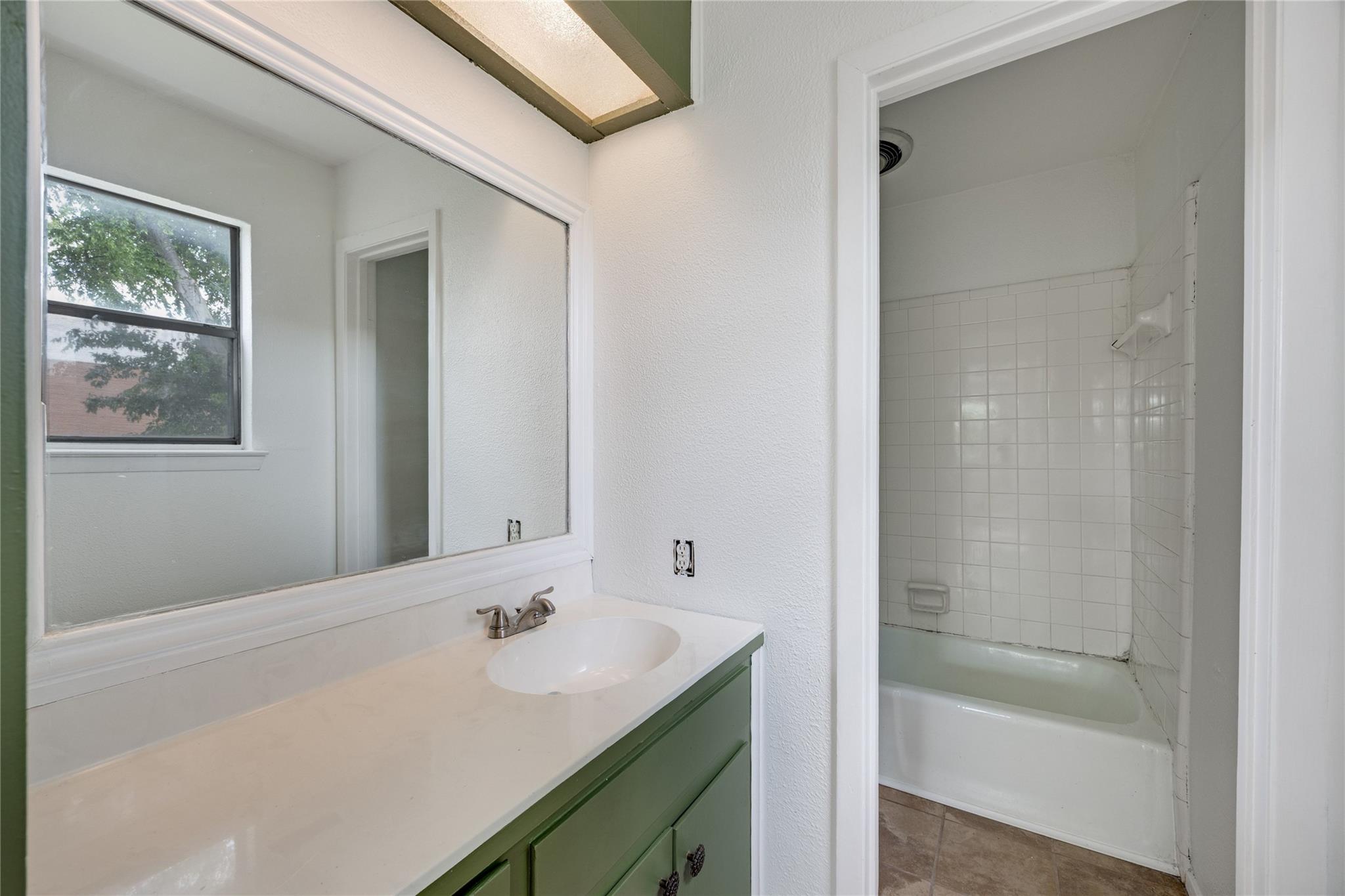 1807 Briar Hill Drive Austin TX 78741