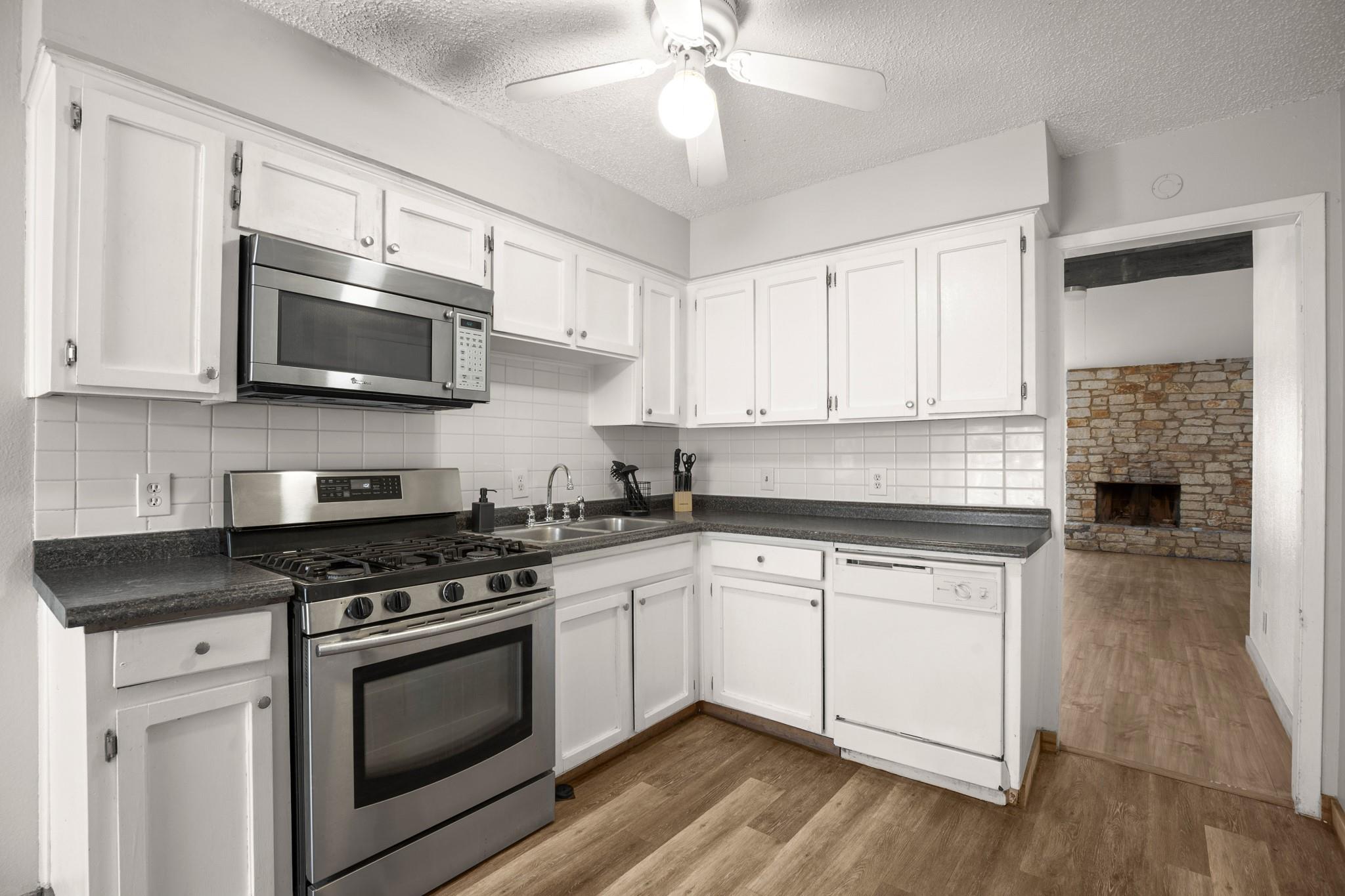 5402 Brompton Circle Austin TX 78745