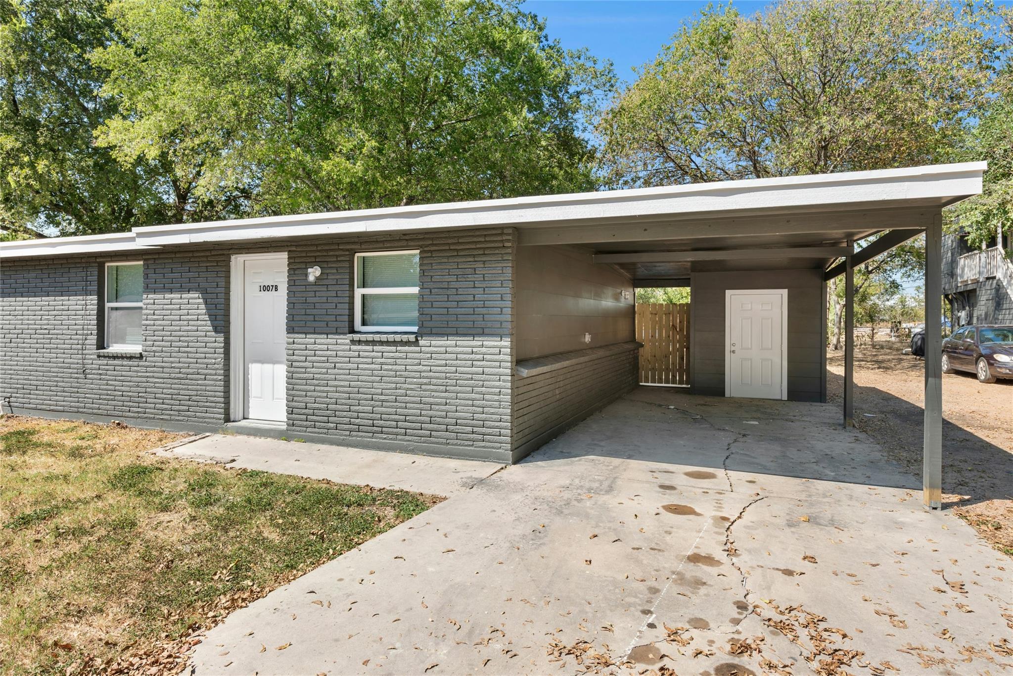 1011 Hackberry Street San Marcos TX 78666