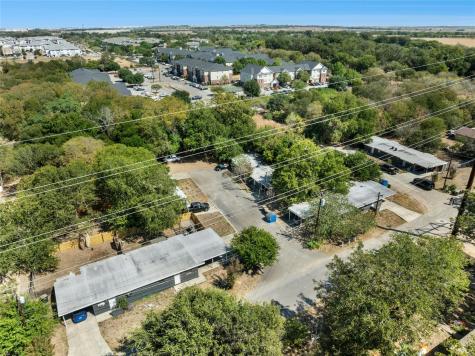 1011 Hackberry Street San Marcos TX 78666