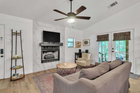 107-109 Scudder Lane Wimberley TX 78676