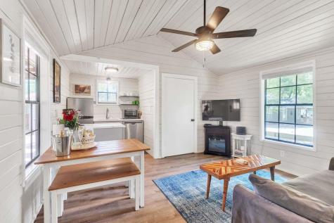 107-109 Scudder Lane Wimberley TX 78676