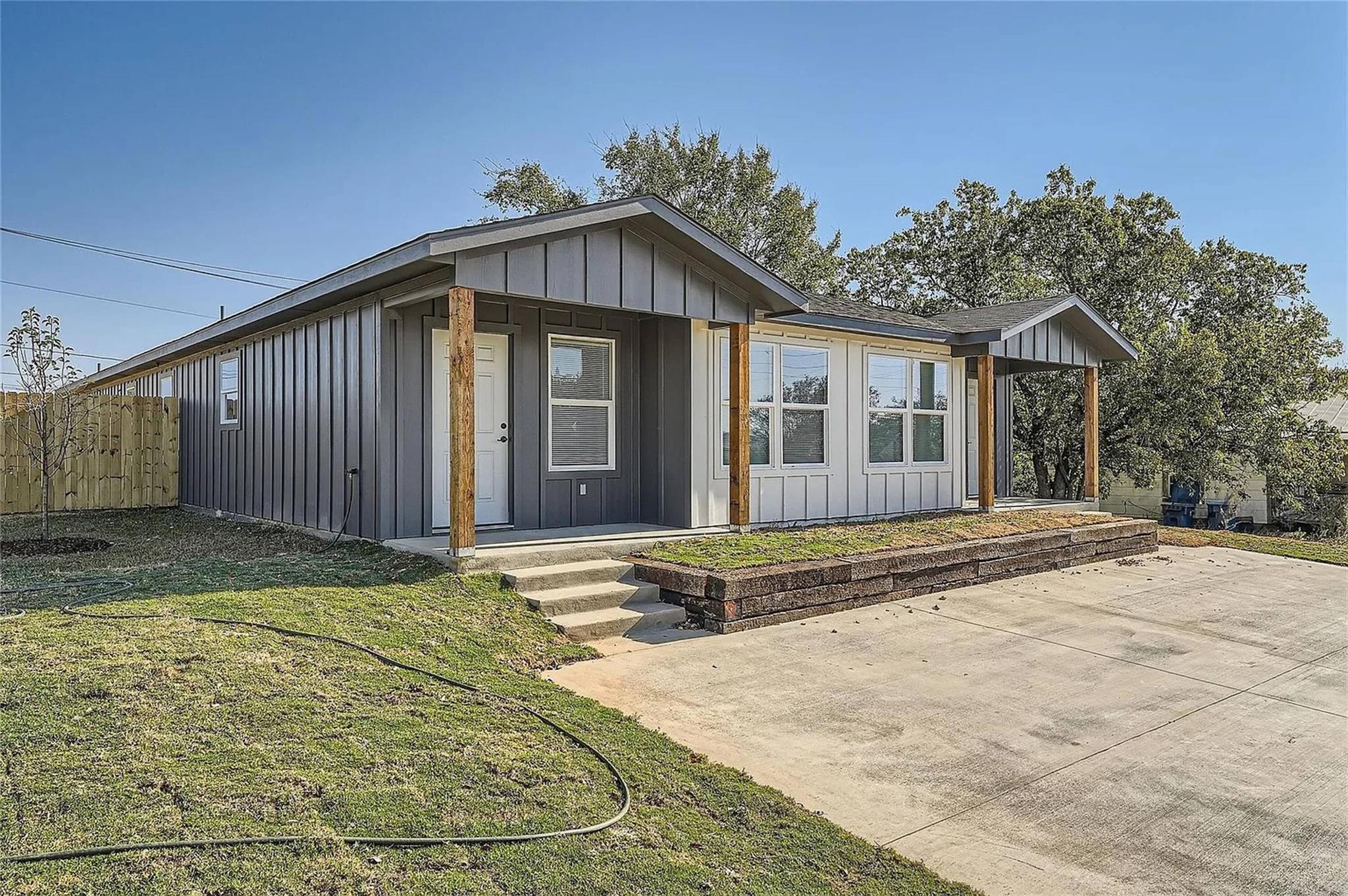 109 Fisher Street Elgin TX 78621