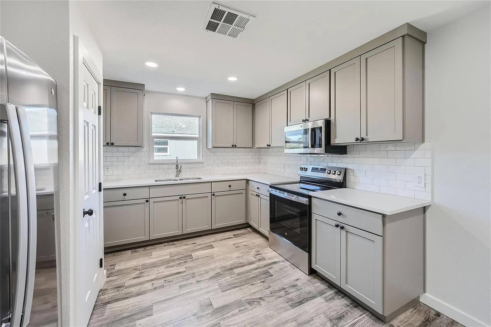 109 Fisher Street Elgin TX 78621