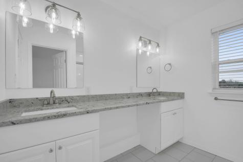1004 E Fannin Street Luling TX 78648