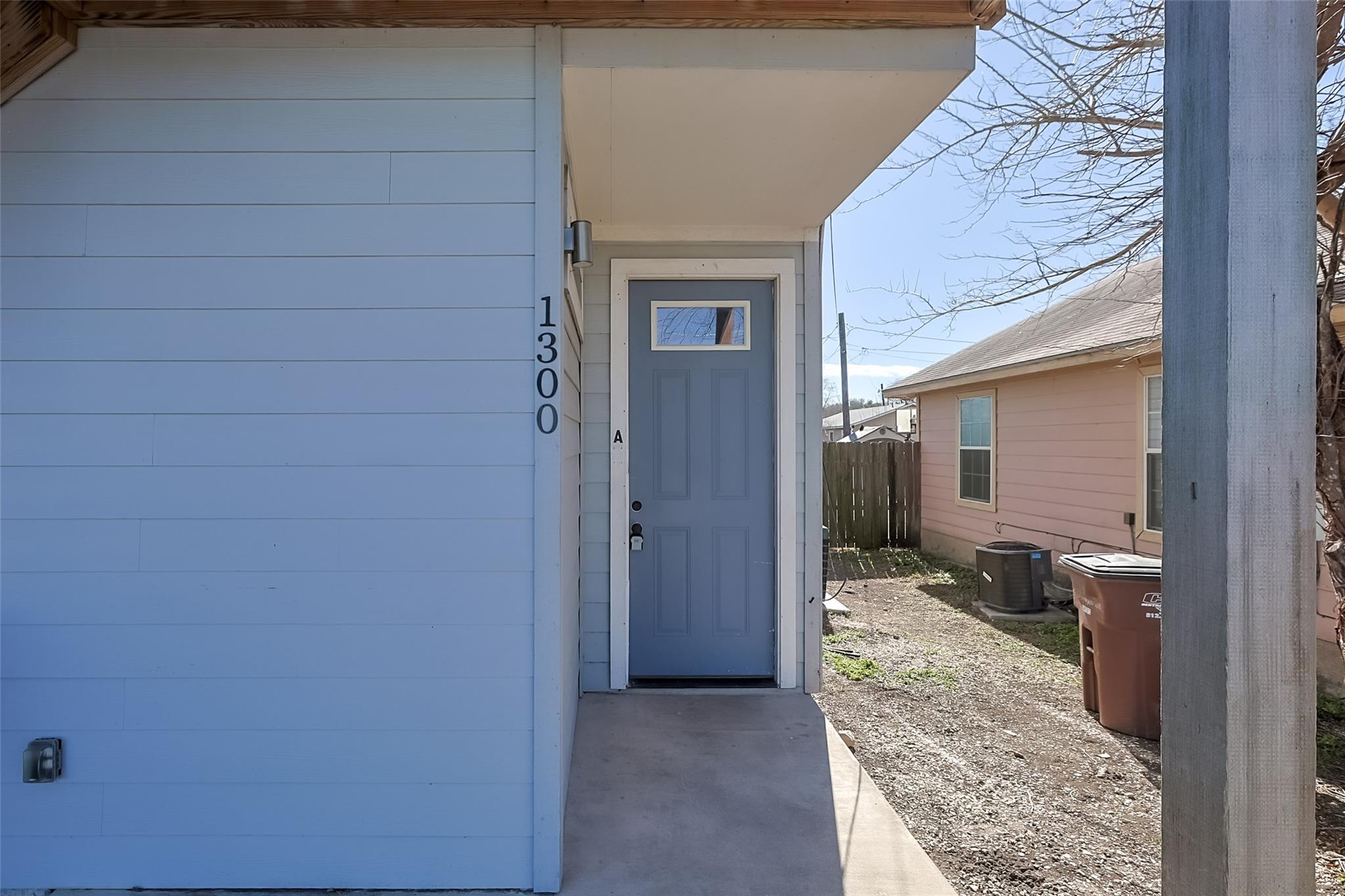 1300 Hausman Lockhart TX 78644