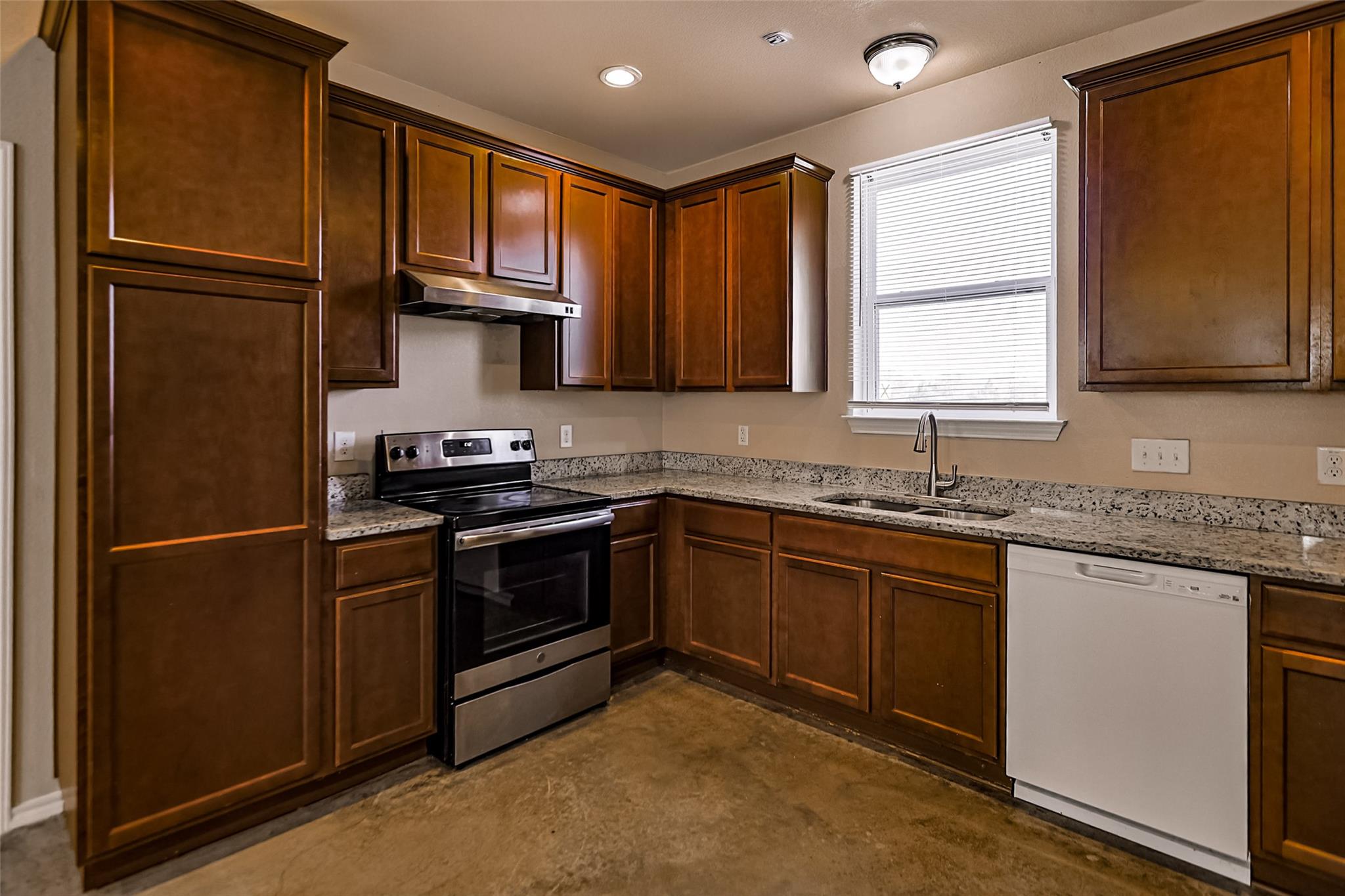 1300 Hausman Lockhart TX 78644