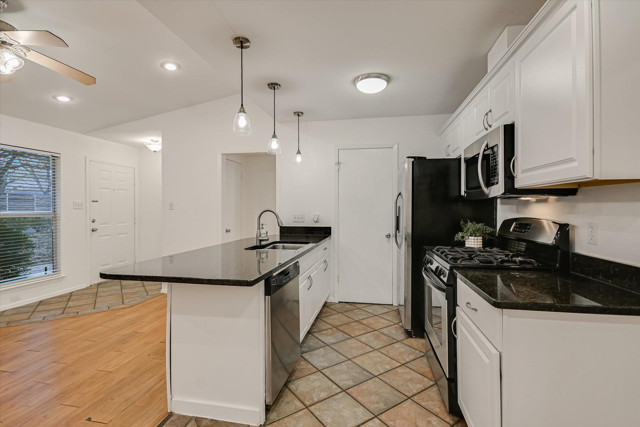 3207 Eanes Circle Austin TX 78746