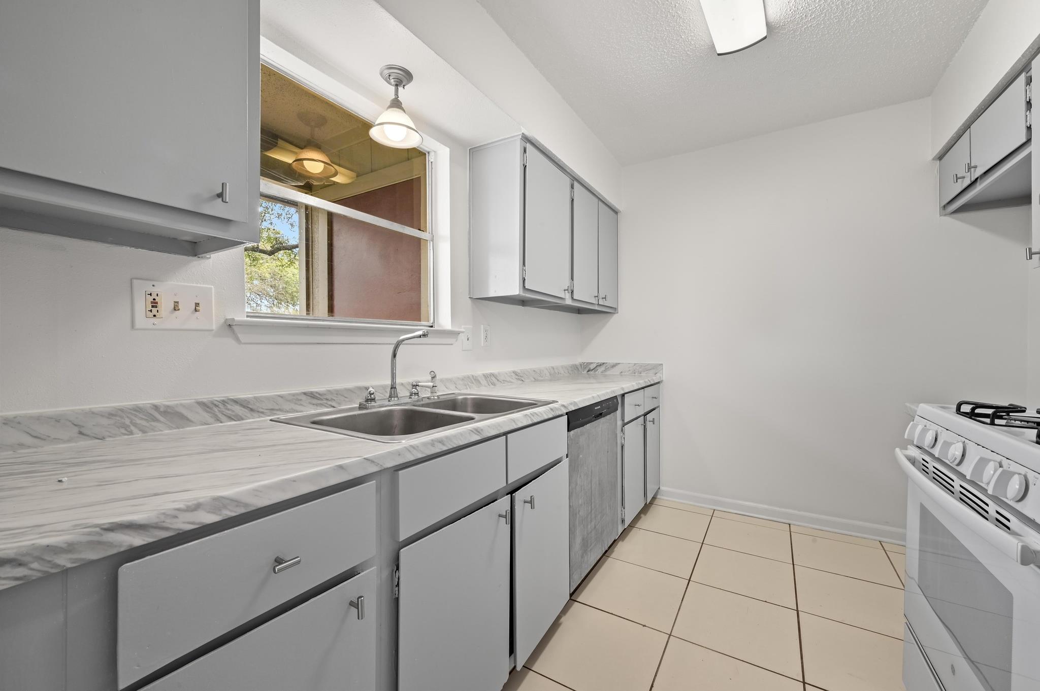7105 Cannonleague Drive Austin TX 78745