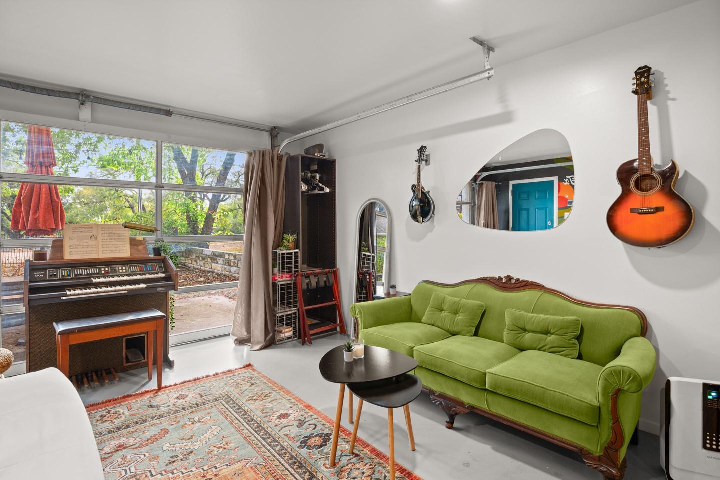 1406 Summit Street Austin TX 78741