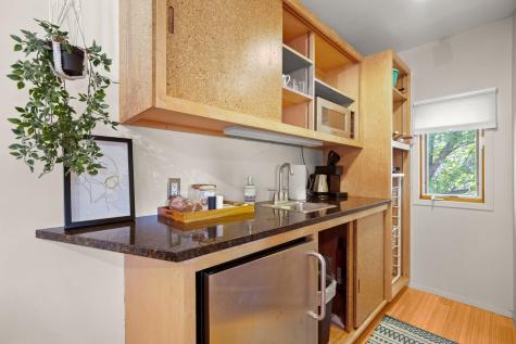 1406 Summit Street Austin TX 78741