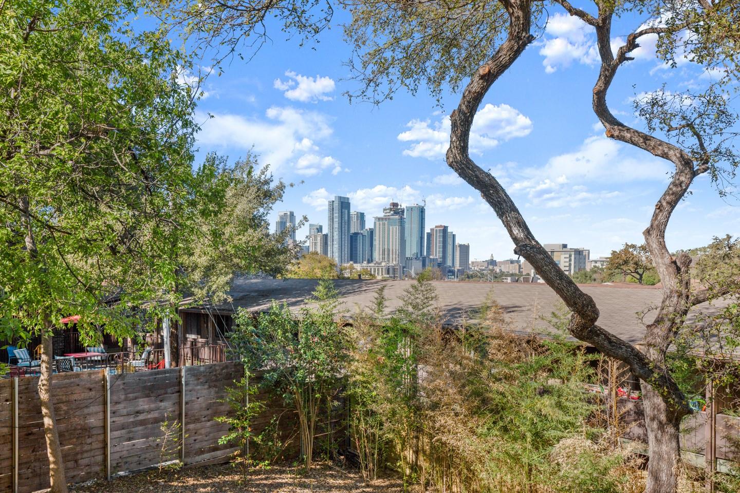 1406 Summit Street Austin TX 78741