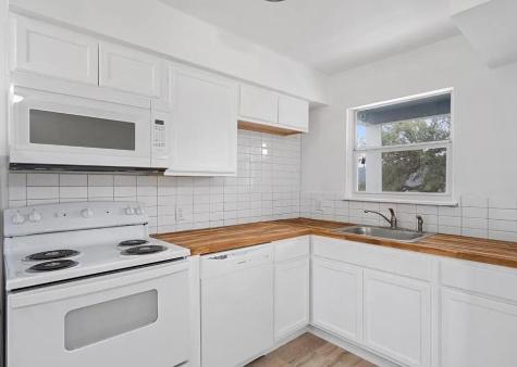 1302 S Quinlan Park Road Austin TX 78732