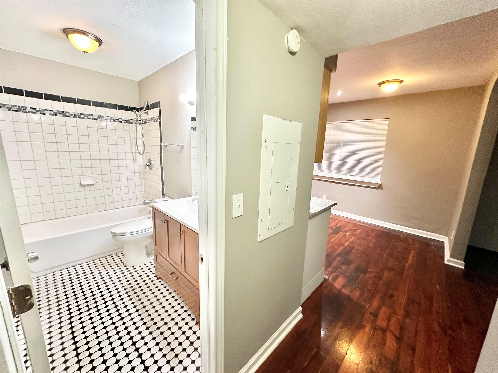 1302 S Quinlan Park Road Austin TX 78732