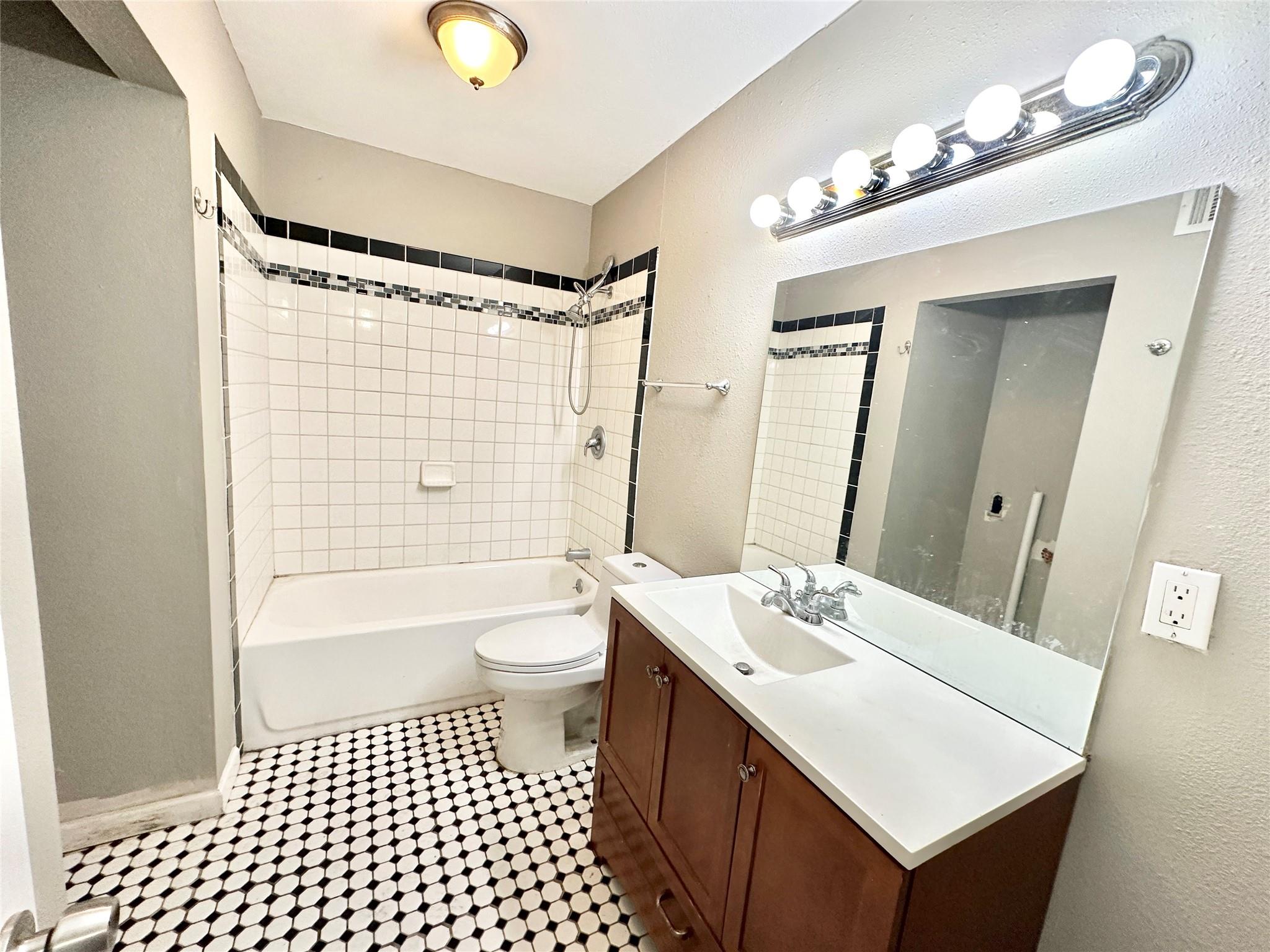 1302 S Quinlan Park Road Austin TX 78732