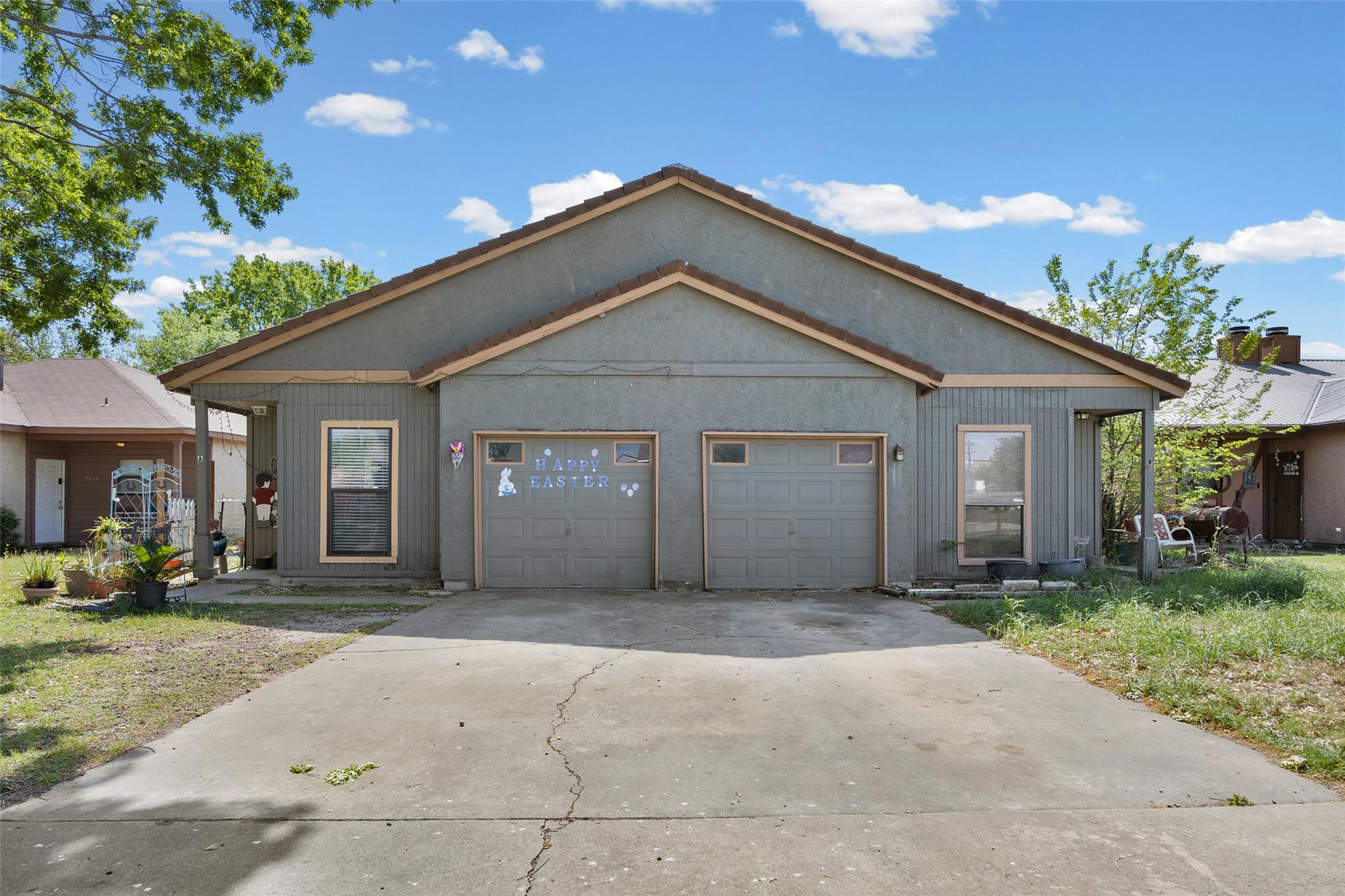 911 Crockett Street Lockhart TX 78644