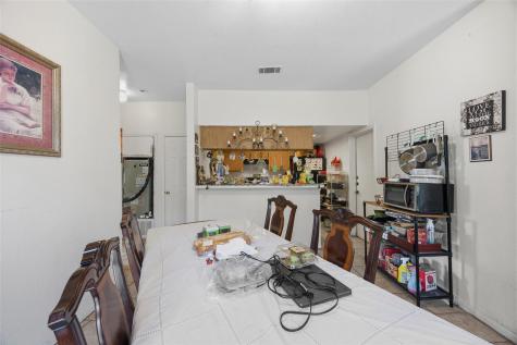 911 Crockett Street Lockhart TX 78644