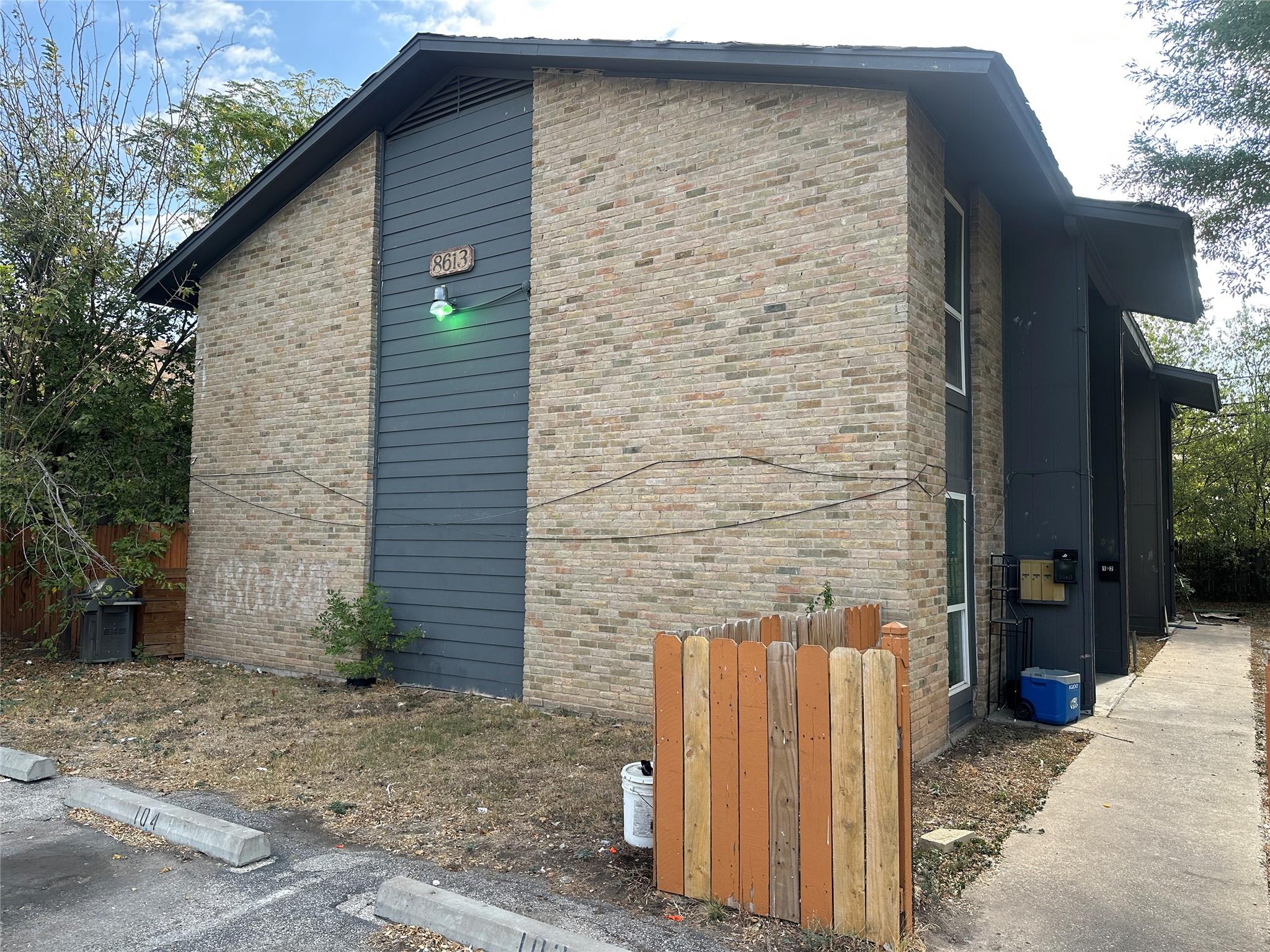 8613 Putnam Drive Austin TX 78757