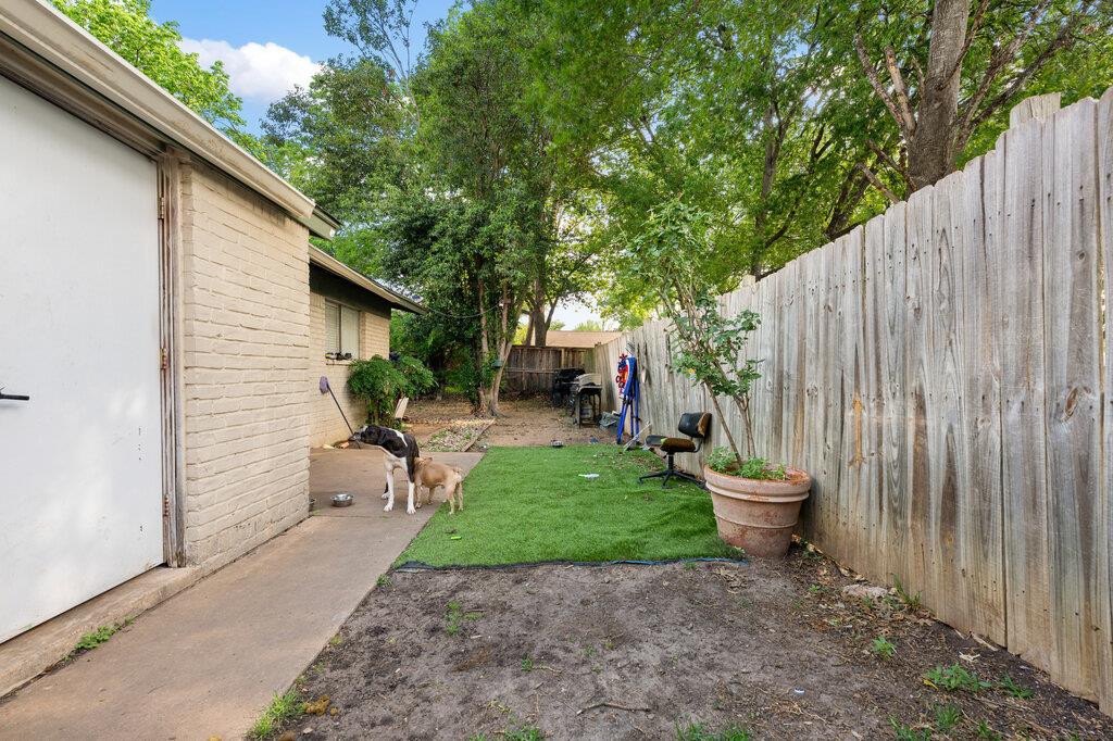 902 Glazier Circle Austin TX 78753