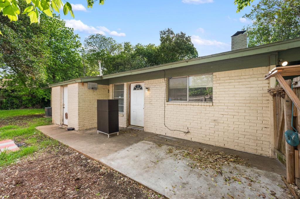 902 Glazier Circle Austin TX 78753