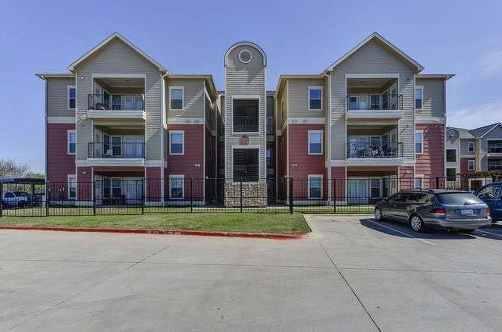 1901 Crossing Place Austin TX 78741