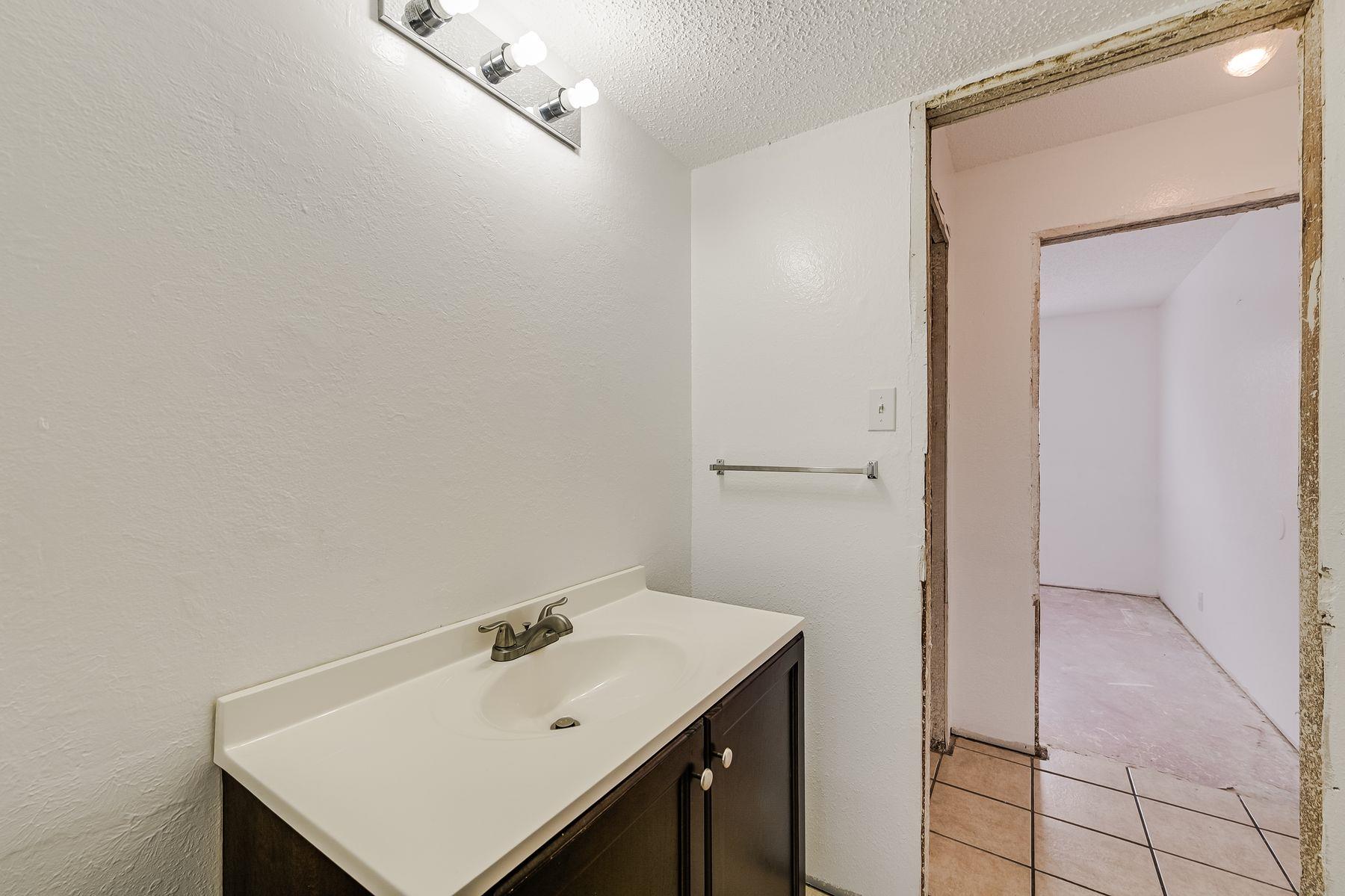 2111 Oak Motte Lane Austin TX 78744