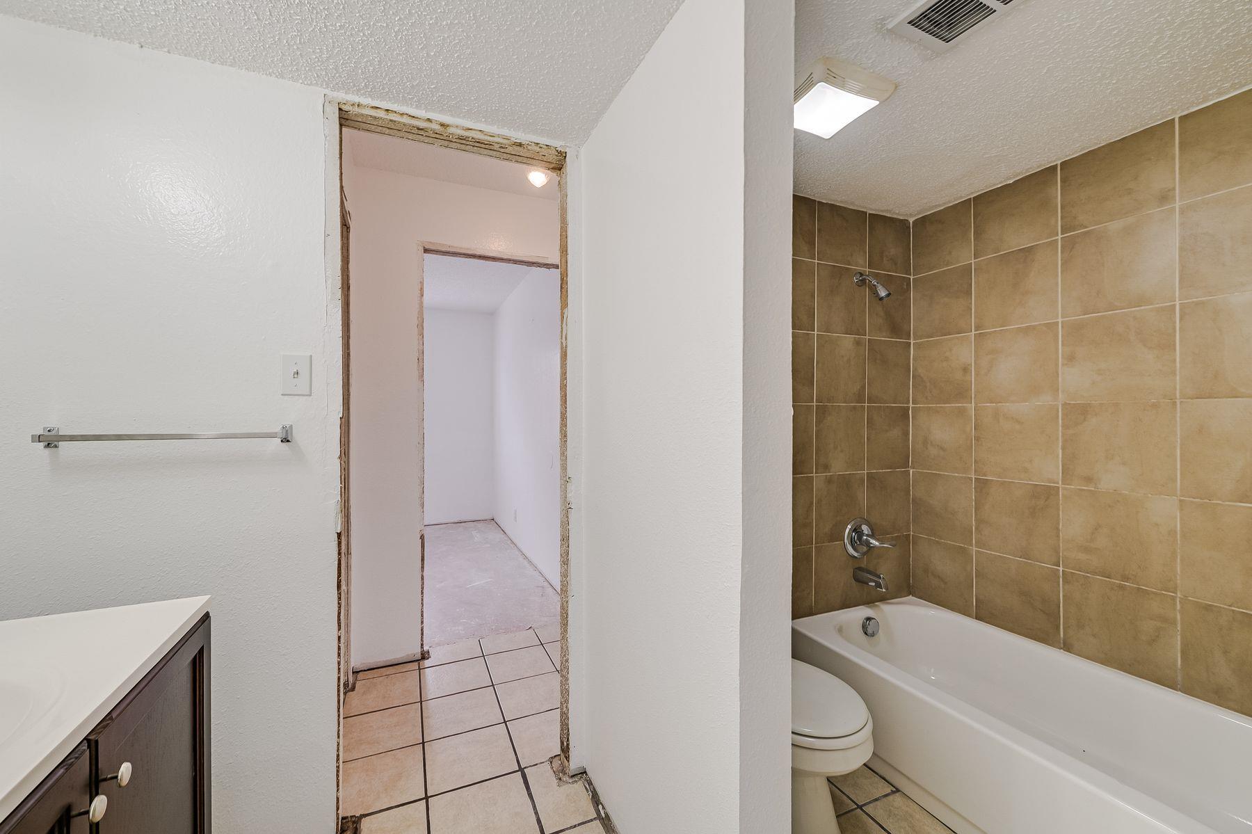 2111 Oak Motte Lane Austin TX 78744
