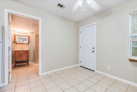 609 Cottonwod Street Lockhart TX 78644