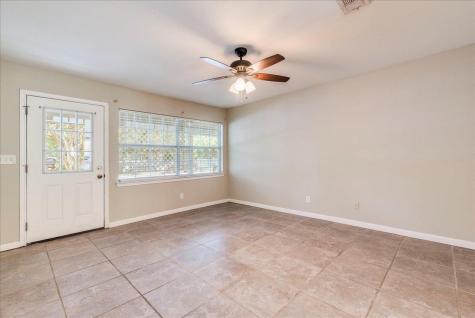 609 Cottonwod Street Lockhart TX 78644