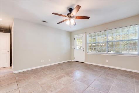 609 Cottonwod Street Lockhart TX 78644