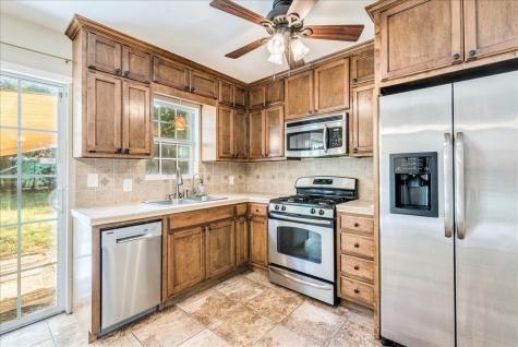 609 Cottonwod Street Lockhart TX 78644