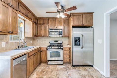 609 Cottonwod Street Lockhart TX 78644