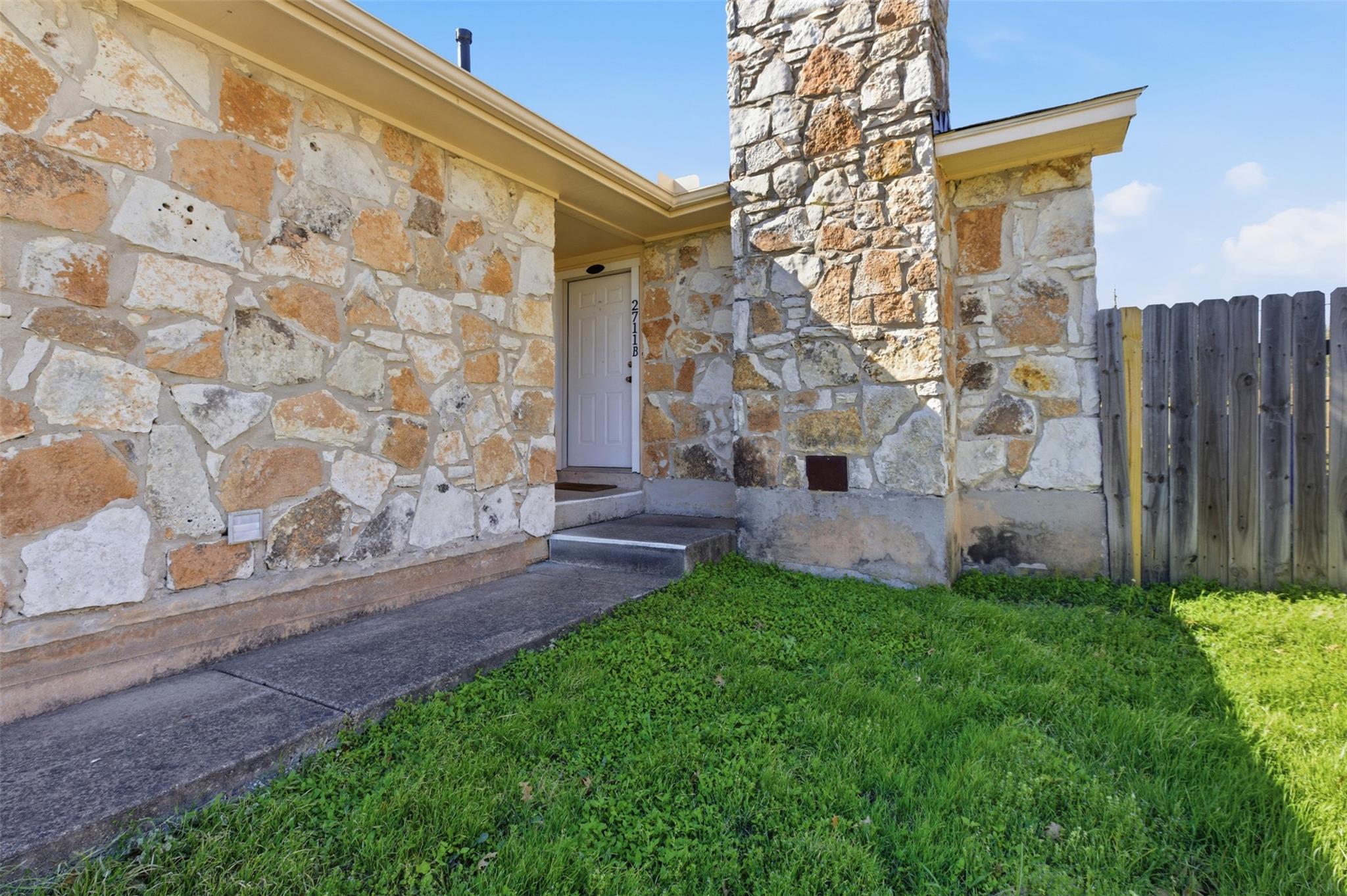 2711 Sunny Lane Taylor TX 76574