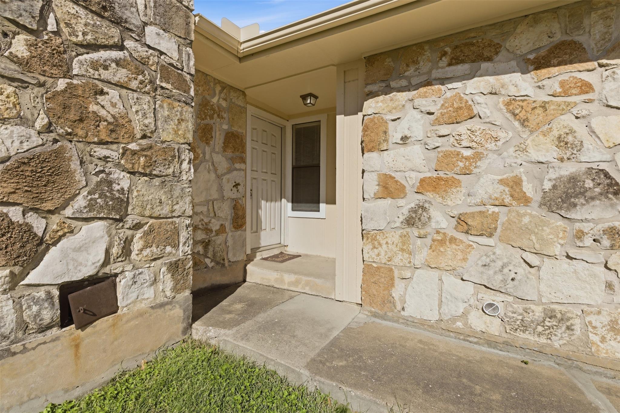 2711 Sunny Lane Taylor TX 76574
