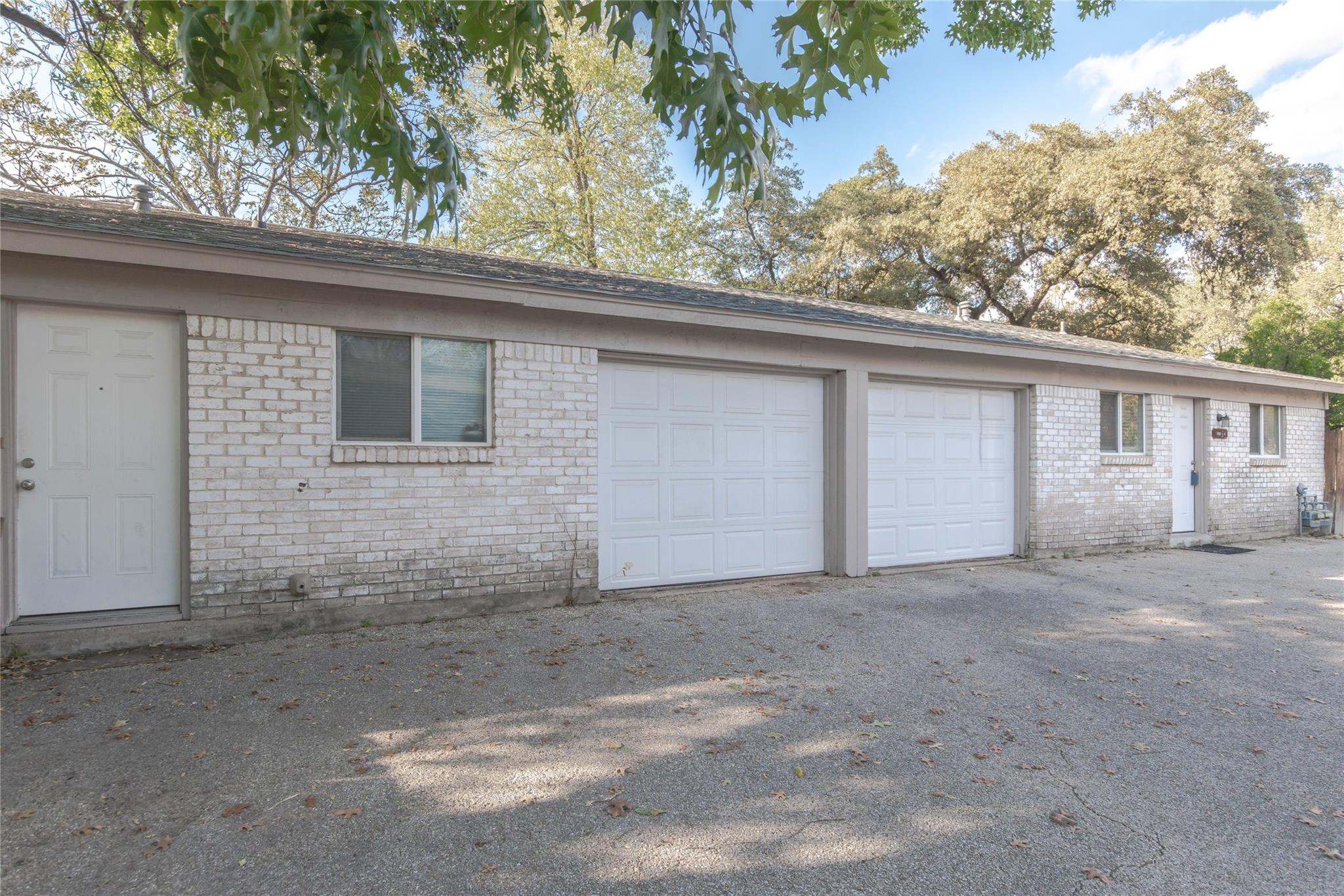 2005 Matthews Lane Austin TX 78745