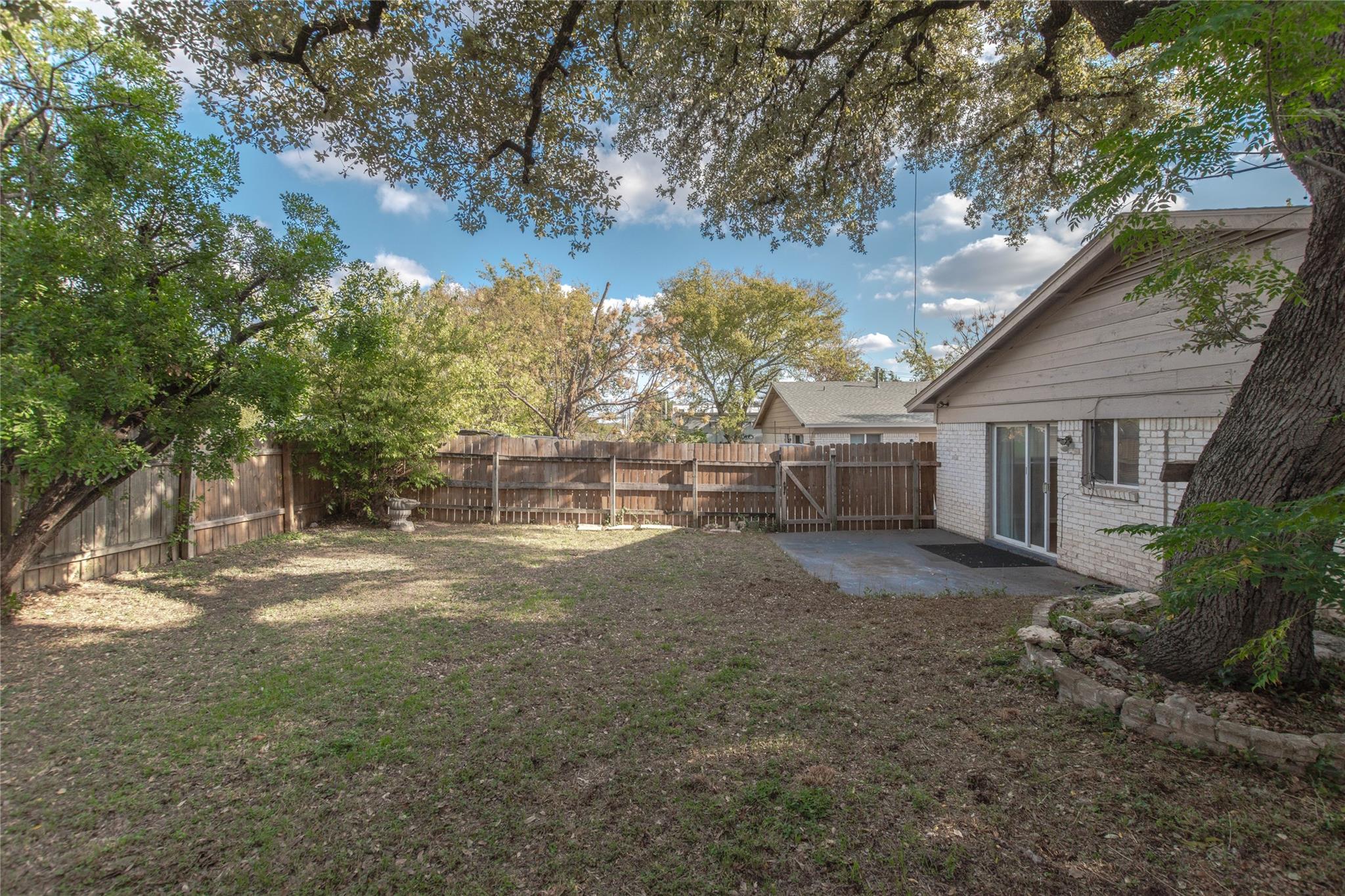 2005 Matthews Lane Austin TX 78745