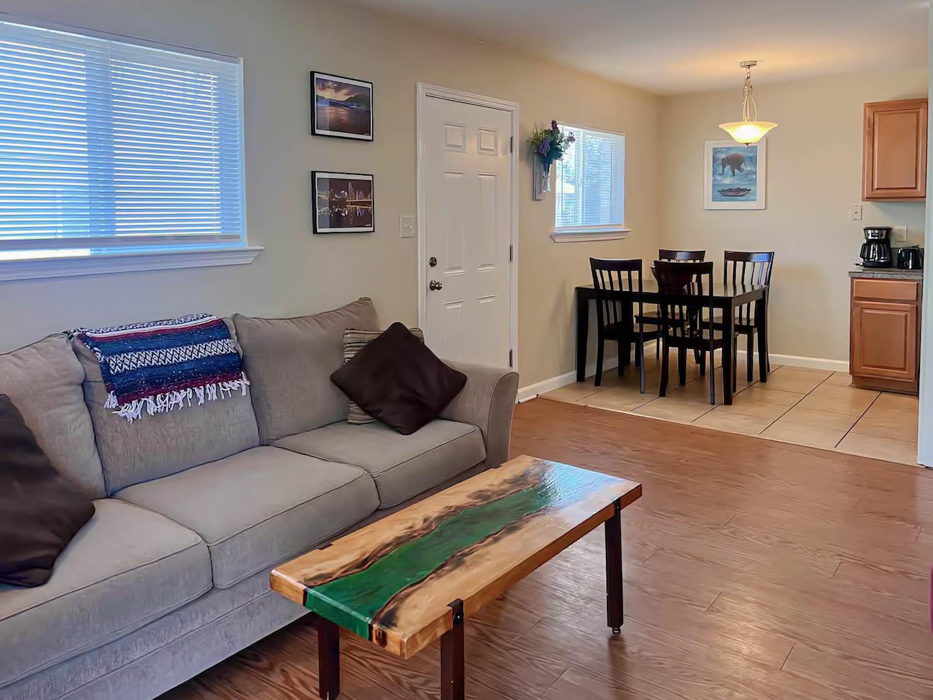 2005 Matthews Lane Austin TX 78745